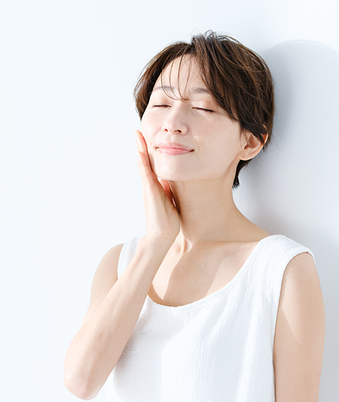 脳から整えるから、戻りにくい小顔と毛穴ケア